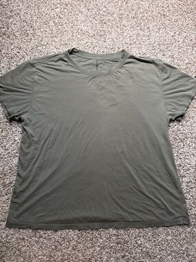 lululemon athletica Men's Crew Neck Tee - Olive